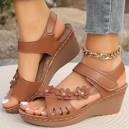 London – Elegant Blossom Wedges