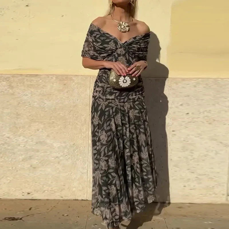 Evelyn – Elegant Dress With V-Neckline